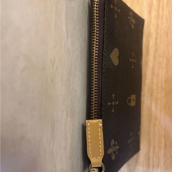 L.  V. Like Cosmetic Bag Brown Monogram Pouch - Picture 3 of 9